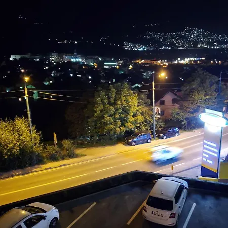 Sleep And Drive Free Wifi Private Parking סראייבו