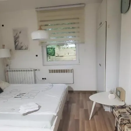 Apartment Sleep And Drive Free Wifi Private Parking *