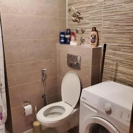 Sleep And Drive Free Wifi Private Parking Apartment